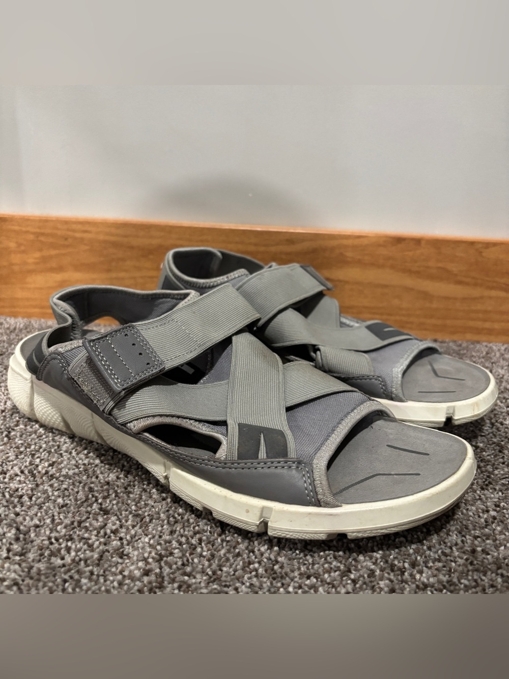 ECCO Gray Intrinsic Sandals Lightweight Flexible Stretchable Elastic Women's 41